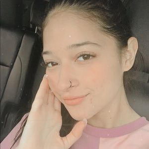 Meet your Posher, Heliana